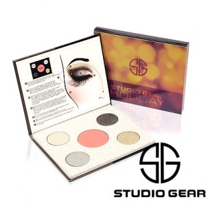 studio-gear-smoky-eye-holiday-palette