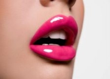 Lipgloss Review Maybelline Shiny-licious Lip Gloss Pink Lips