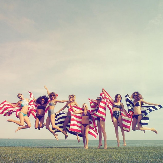 Taylor Swift Fourth of July Instagram Pics Swimsuits