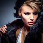 online fashion shopping tips blonde model