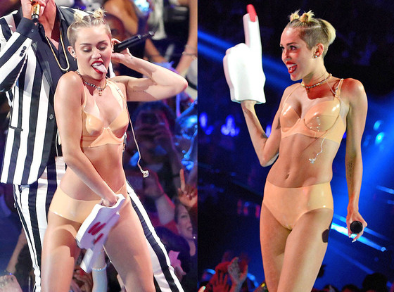 Miley Cyrus MTV VMA Awards 2013 Finger