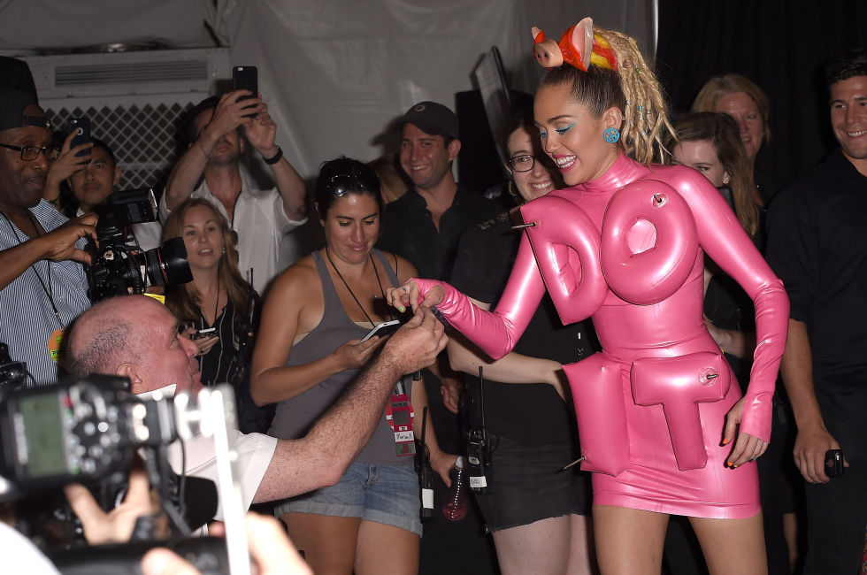 Miley Cyrus MTV VMA Awards 2015 Do it I'm So Done