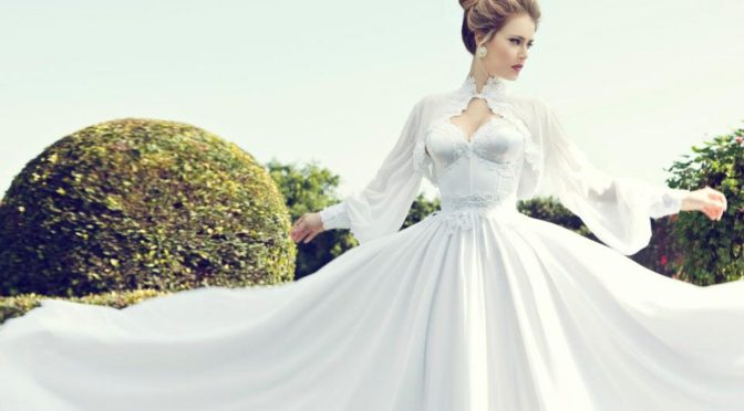 Top 5 Fabric Tips for Choosing a Wedding Dress