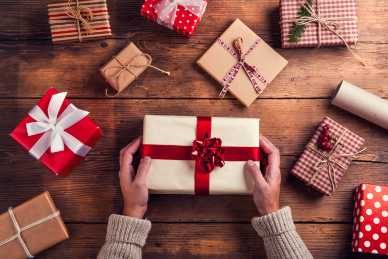 Christmas Wrapping Paper Trends Red Bows