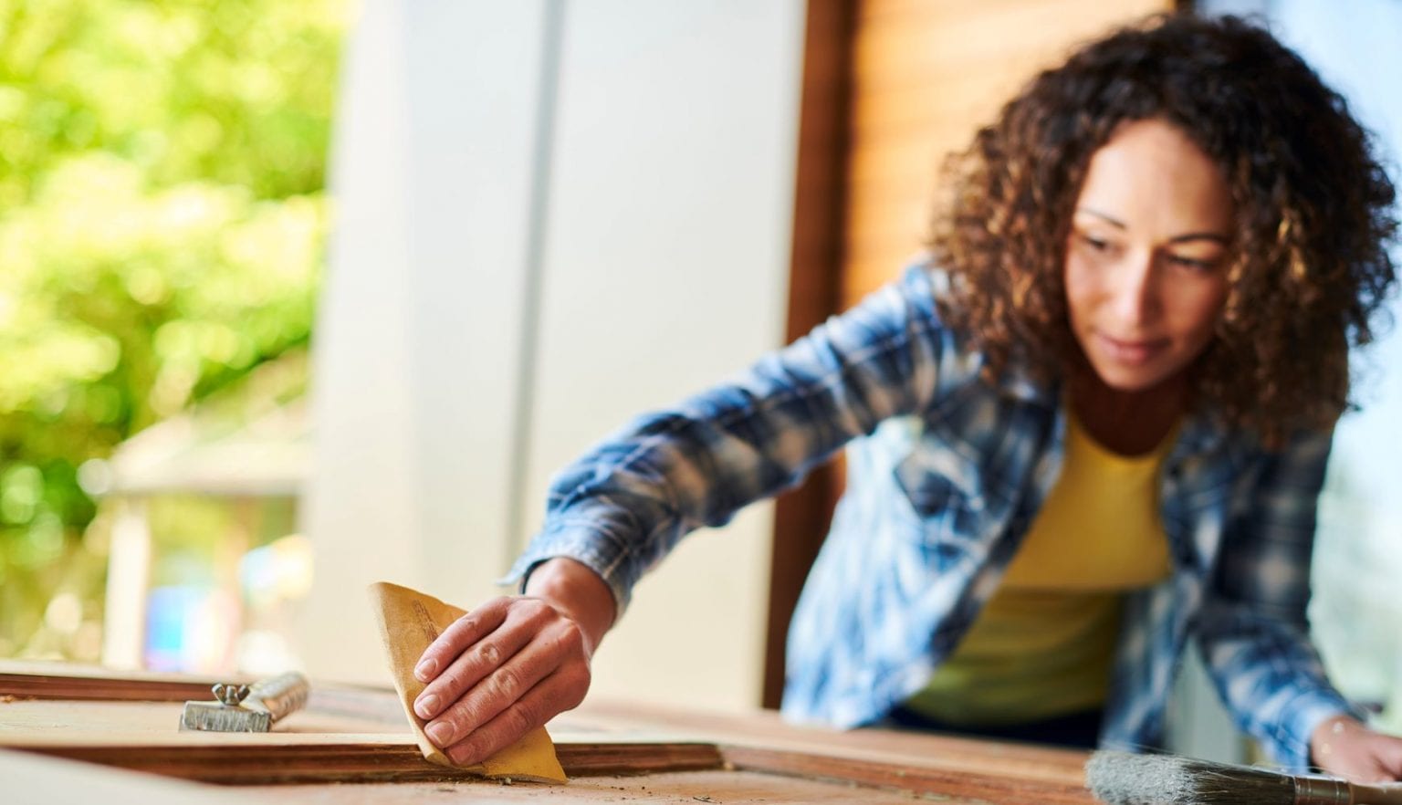 Woman DIY-Home-Improvement