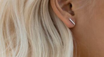 Why Having at Least One Pair of Simple Silver Earrings is a Must