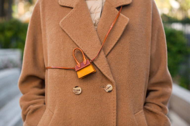Mini Mobile Bag Trend 2021 Peacoat