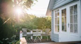 Fall Outdoor Furniture: Top 5 Furniture Material That Can Endure Cold Weather and How to Take Care of Them