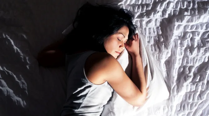 Experiencing Night Sweats? This Might Explain Why</strong>